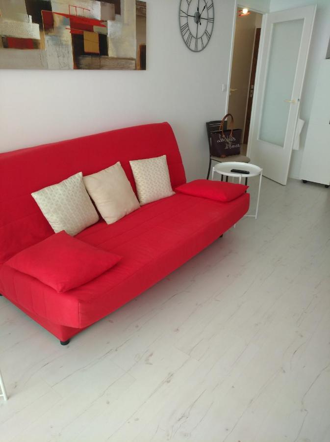 Appartement 2 Pieces Avec Une Grande Terrasse, 3 Etoiles, Wifi, Box Pour Vehicule Et Velos Les Sables-dʼOlonne Exterior foto